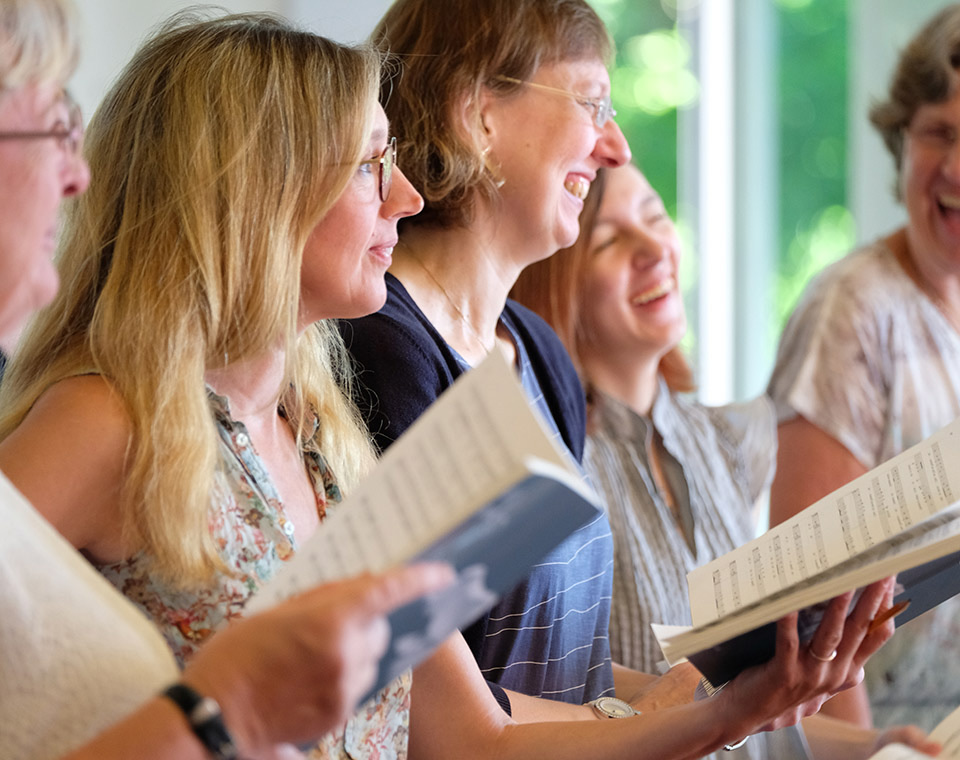 chor-probe-fuenf-frauen-singen